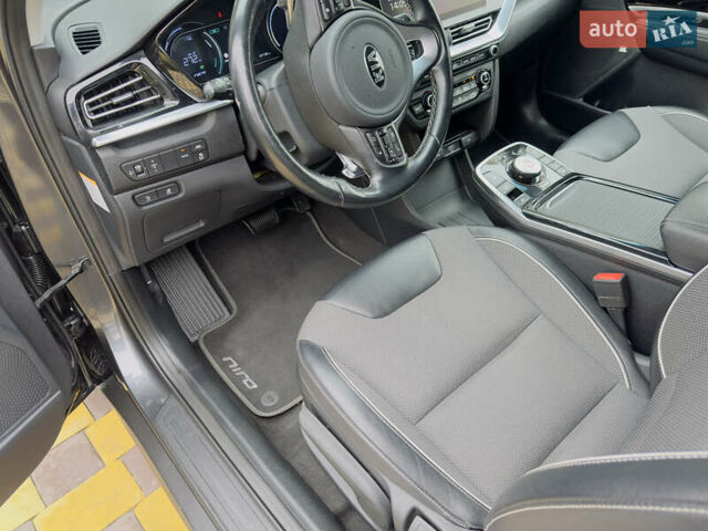 Серый Киа Niro, объемом двигателя 0 л и пробегом 137 тыс. км за 18350 $, фото 29 на Automoto.ua