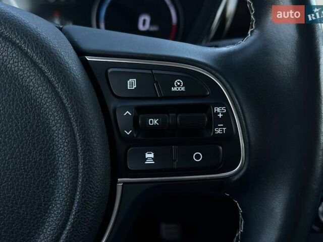 Сірий Кіа Niro, об'ємом двигуна 0 л та пробігом 37 тис. км за 23600 $, фото 46 на Automoto.ua