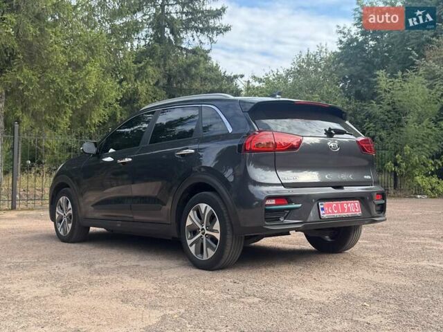 Сірий Кіа Niro, об'ємом двигуна 0 л та пробігом 99 тис. км за 18450 $, фото 16 на Automoto.ua