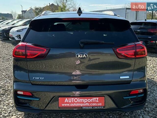 Сірий Кіа Niro, об'ємом двигуна 0 л та пробігом 37 тис. км за 24600 $, фото 23 на Automoto.ua