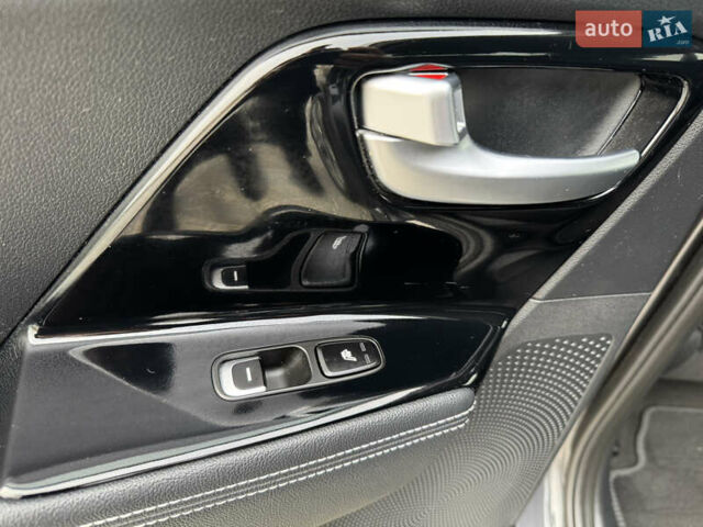 Серый Киа Niro, объемом двигателя 0 л и пробегом 147 тыс. км за 18450 $, фото 47 на Automoto.ua