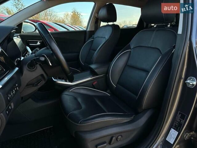 Сірий Кіа Niro, об'ємом двигуна 0 л та пробігом 100 тис. км за 21900 $, фото 36 на Automoto.ua