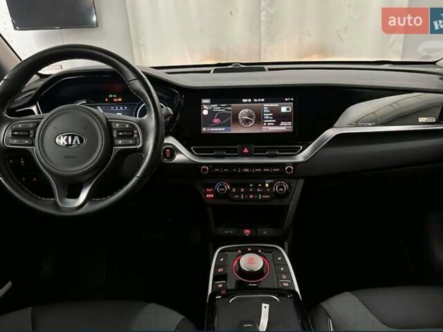 Серый Киа Niro, объемом двигателя 0 л и пробегом 39 тыс. км за 22700 $, фото 3 на Automoto.ua