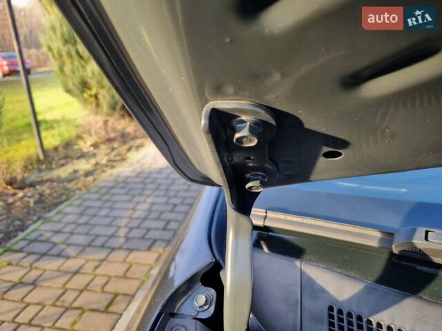 Серый Киа Niro, объемом двигателя 0 л и пробегом 121 тыс. км за 18750 $, фото 34 на Automoto.ua