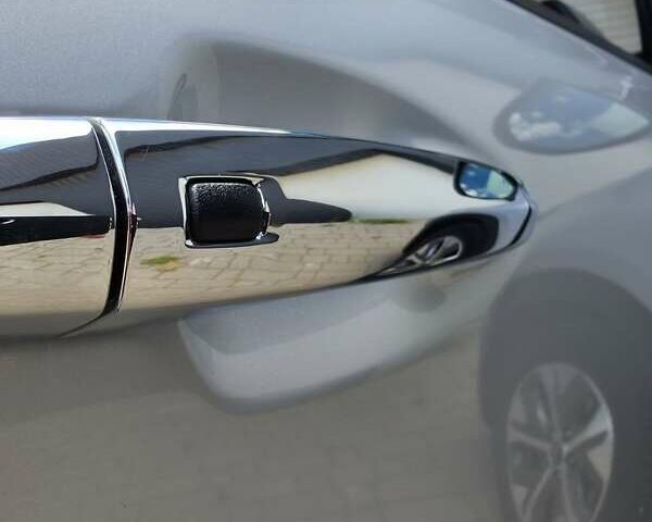 Серый Киа Niro, объемом двигателя 0 л и пробегом 32 тыс. км за 23500 $, фото 21 на Automoto.ua