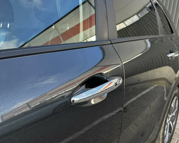 Серый Киа Niro, объемом двигателя 0 л и пробегом 86 тыс. км за 23400 $, фото 38 на Automoto.ua