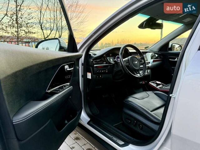 Киа Niro 2021 в Бердичеве на Automoto.ua Серый Киа Niro, объемом двигателя 0 л и пробегом 70 тыс. км за 21350 $, фото 47 на Automoto.ua