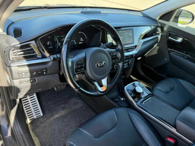 Серый Киа Niro, объемом двигателя 0 л и пробегом 31 тыс. км за 7200 $, фото 9 на Automoto.ua