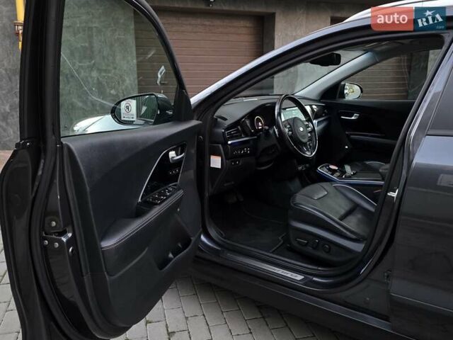 Сірий Кіа Niro, об'ємом двигуна 0 л та пробігом 136 тис. км за 18899 $, фото 18 на Automoto.ua