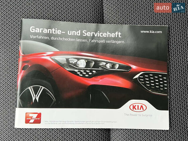 Серый Киа Niro, объемом двигателя 0 л и пробегом 107 тыс. км за 20903 $, фото 74 на Automoto.ua