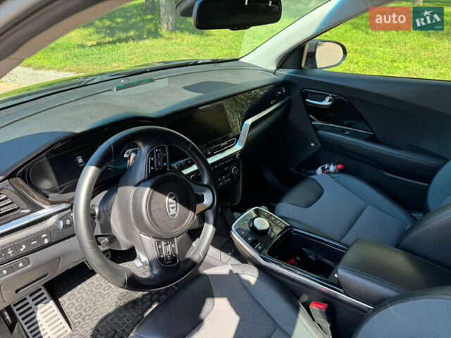 Серый Киа Niro, объемом двигателя 0 л и пробегом 195 тыс. км за 17400 $, фото 8 на Automoto.ua