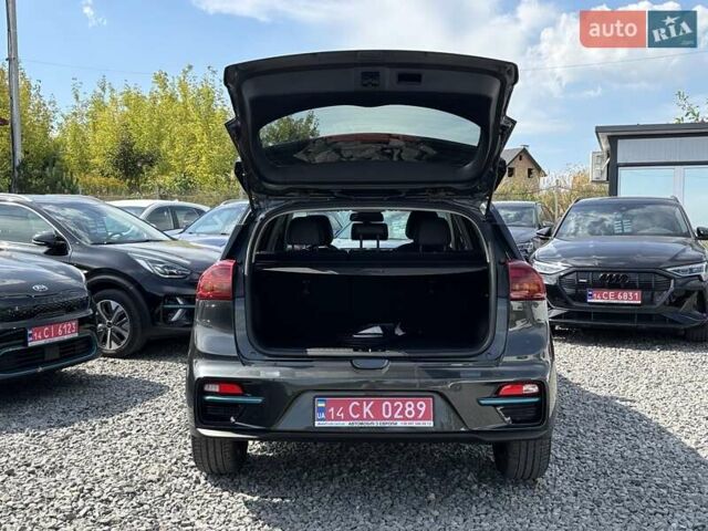 Серый Киа Niro, объемом двигателя 0 л и пробегом 62 тыс. км за 22450 $, фото 4 на Automoto.ua