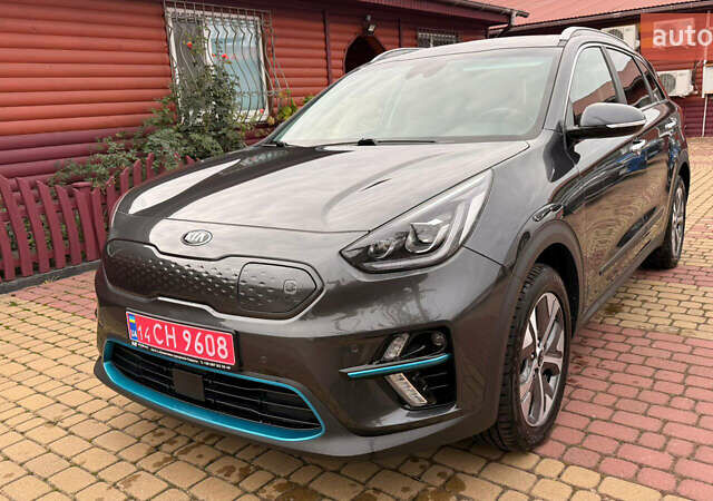 Серый Киа Niro, объемом двигателя 0 л и пробегом 88 тыс. км за 19700 $, фото 1 на Automoto.ua