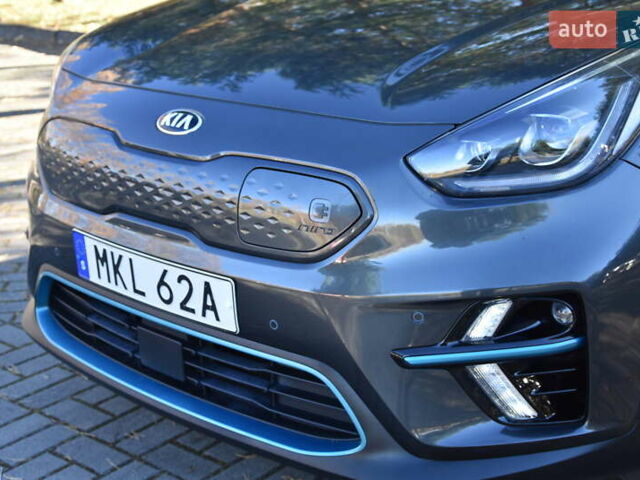 Сірий Кіа Niro, об'ємом двигуна 0 л та пробігом 99 тис. км за 22880 $, фото 8 на Automoto.ua