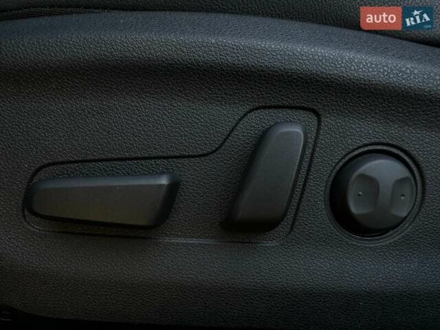 Сірий Кіа Niro, об'ємом двигуна 0 л та пробігом 100 тис. км за 21900 $, фото 2 на Automoto.ua