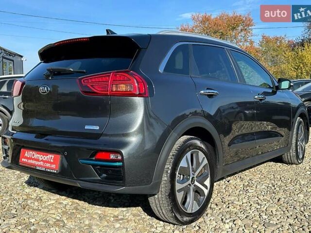 Сірий Кіа Niro, об'ємом двигуна 0 л та пробігом 37 тис. км за 24600 $, фото 24 на Automoto.ua