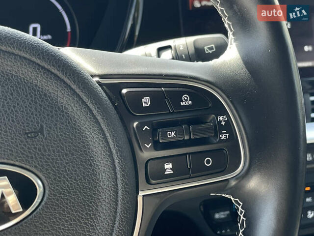 Серый Киа Niro, объемом двигателя 0 л и пробегом 51 тыс. км за 21760 $, фото 50 на Automoto.ua