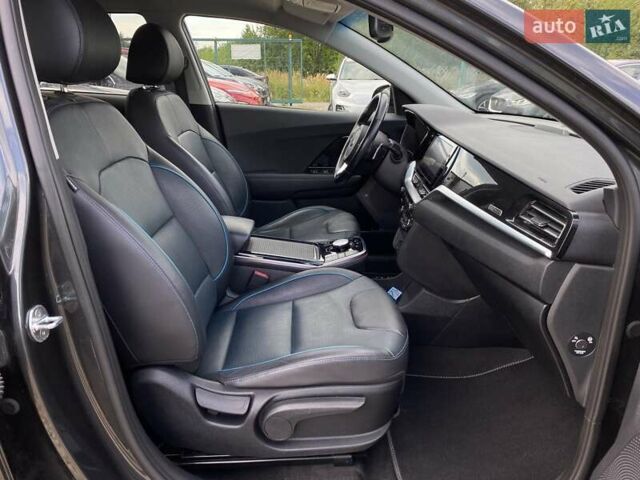 Серый Киа Niro, объемом двигателя 0 л и пробегом 66 тыс. км за 24200 $, фото 52 на Automoto.ua