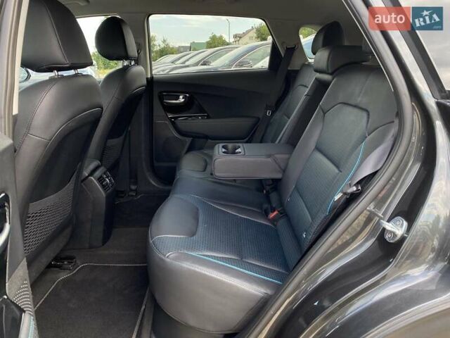 Серый Киа Niro, объемом двигателя 0 л и пробегом 66 тыс. км за 24200 $, фото 45 на Automoto.ua