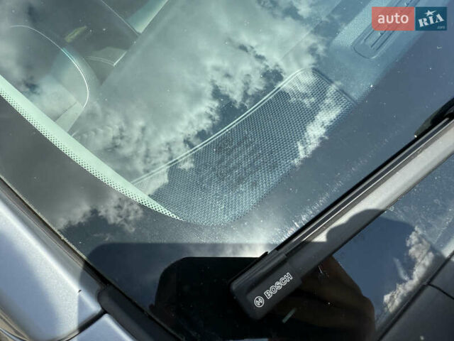 Серый Киа Niro, объемом двигателя 0 л и пробегом 131 тыс. км за 17599 $, фото 8 на Automoto.ua