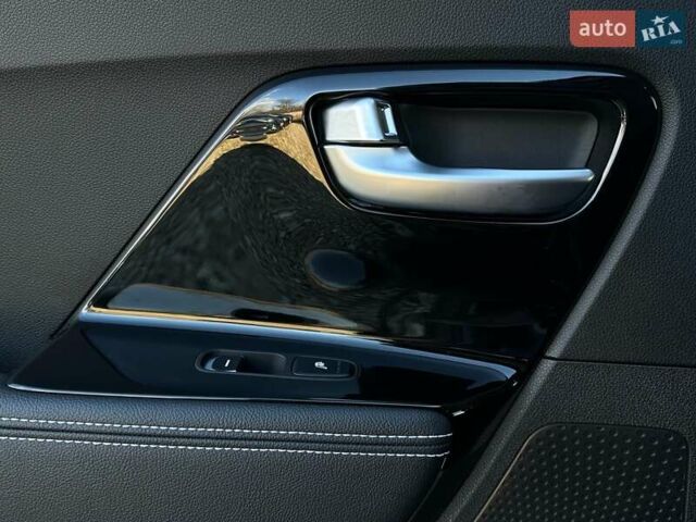 Серый Киа Niro, объемом двигателя 0 л и пробегом 54 тыс. км за 23900 $, фото 81 на Automoto.ua