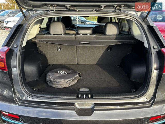 Сірий Кіа Niro, об'ємом двигуна 0 л та пробігом 50 тис. км за 19999 $, фото 25 на Automoto.ua