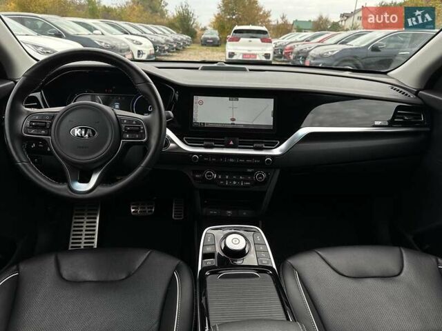 Серый Киа Niro, объемом двигателя 0 л и пробегом 62 тыс. км за 23600 $, фото 73 на Automoto.ua