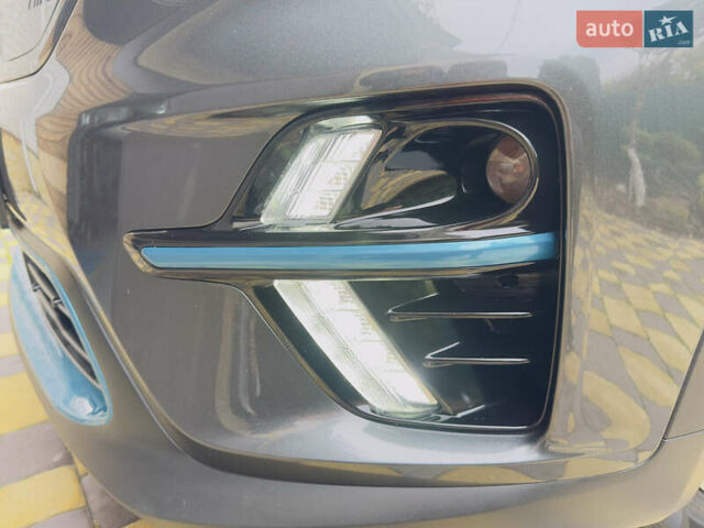 Серый Киа Niro, объемом двигателя 0 л и пробегом 137 тыс. км за 18350 $, фото 9 на Automoto.ua