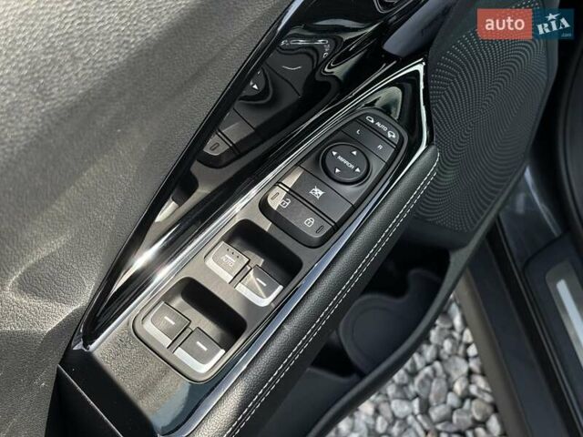 Серый Киа Niro, объемом двигателя 0 л и пробегом 62 тыс. км за 22450 $, фото 35 на Automoto.ua