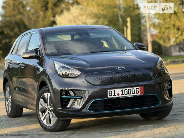 Сірий Кіа Niro, об'ємом двигуна 0 л та пробігом 54 тис. км за 18300 $, фото 3 на Automoto.ua