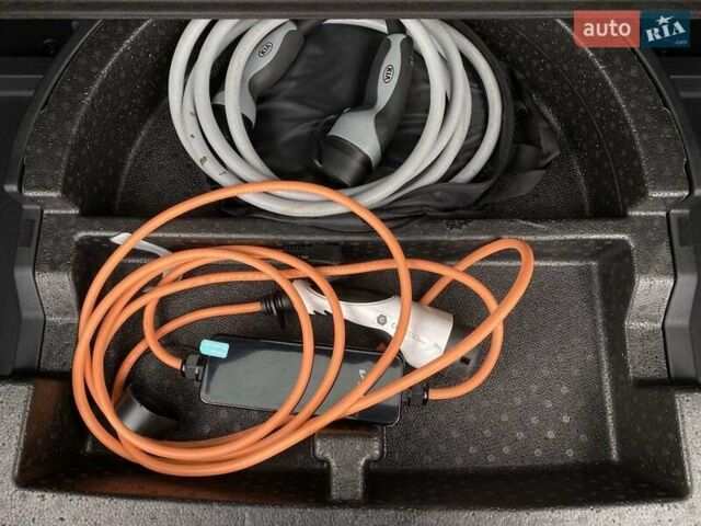 Сірий Кіа Niro, об'ємом двигуна 0 л та пробігом 86 тис. км за 23400 $, фото 73 на Automoto.ua
