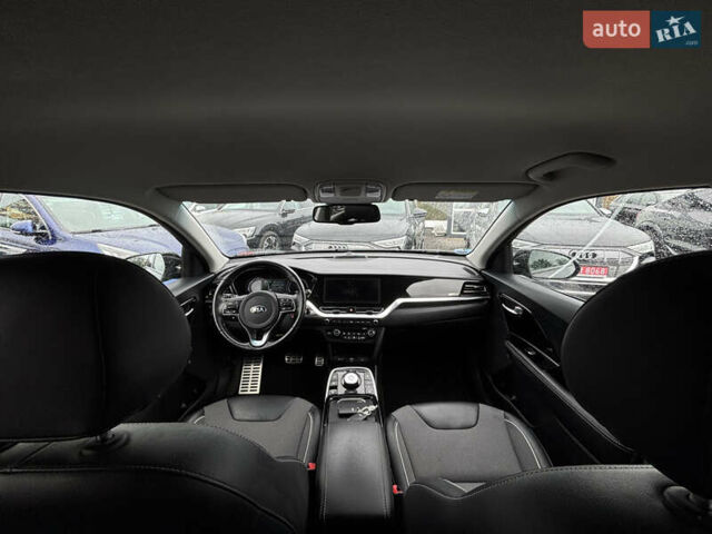 Серый Киа Niro, объемом двигателя 0 л и пробегом 88 тыс. км за 21800 $, фото 30 на Automoto.ua