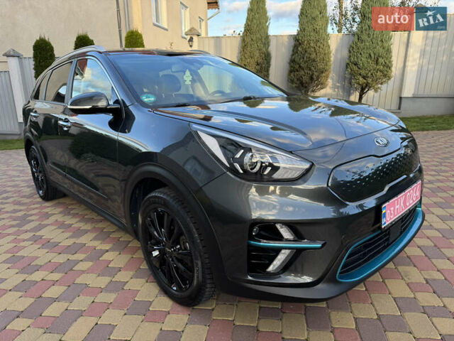 Серый Киа Niro, объемом двигателя 0 л и пробегом 117 тыс. км за 19300 $, фото 1 на Automoto.ua