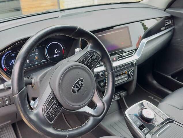 Серый Киа Niro, объемом двигателя 0 л и пробегом 137 тыс. км за 18950 $, фото 25 на Automoto.ua