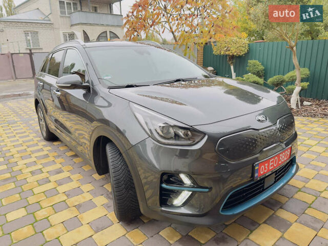 Серый Киа Niro, объемом двигателя 0 л и пробегом 137 тыс. км за 18950 $, фото 9 на Automoto.ua