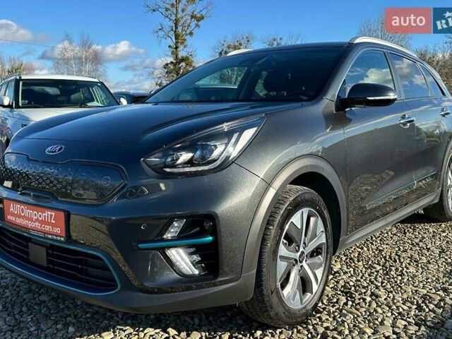 Серый Киа Niro, объемом двигателя 0 л и пробегом 54 тыс. км за 23900 $, фото 20 на Automoto.ua