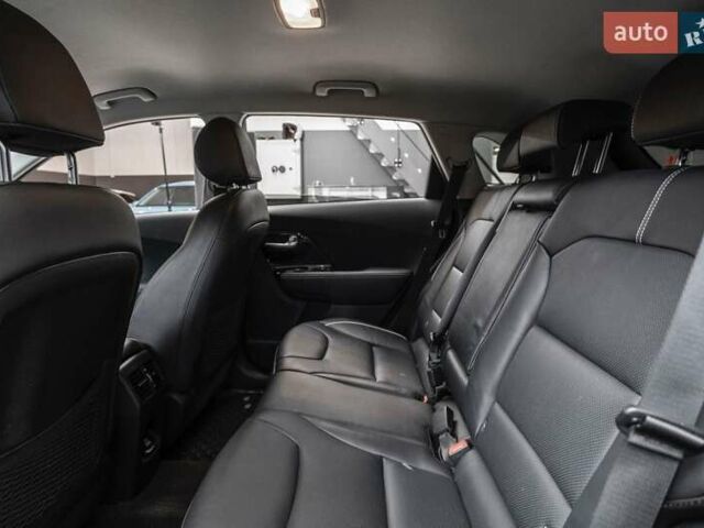Сірий Кіа Niro, об'ємом двигуна 0 л та пробігом 77 тис. км за 14950 $, фото 22 на Automoto.ua