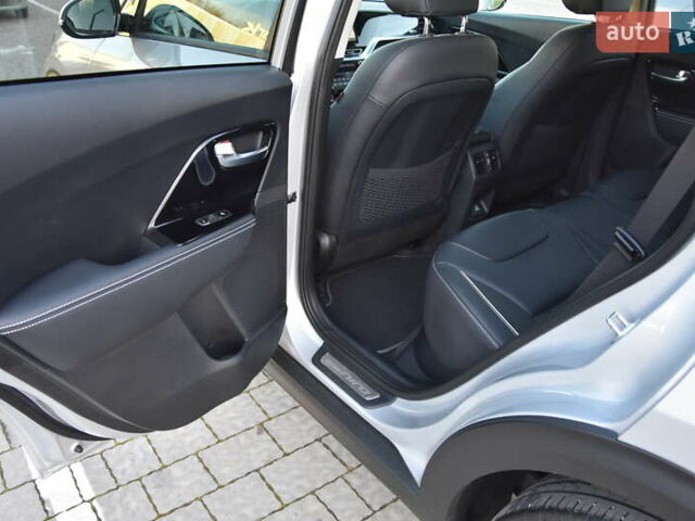 Серый Киа Niro, объемом двигателя 0 л и пробегом 23 тыс. км за 24590 $, фото 30 на Automoto.ua