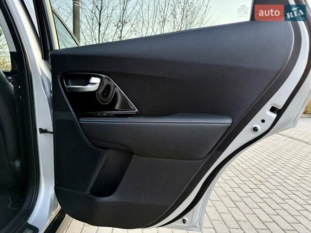 Киа Niro 2021 в Бердичеве на Automoto.ua Серый Киа Niro, объемом двигателя 0 л и пробегом 70 тыс. км за 21350 $, фото 85 на Automoto.ua