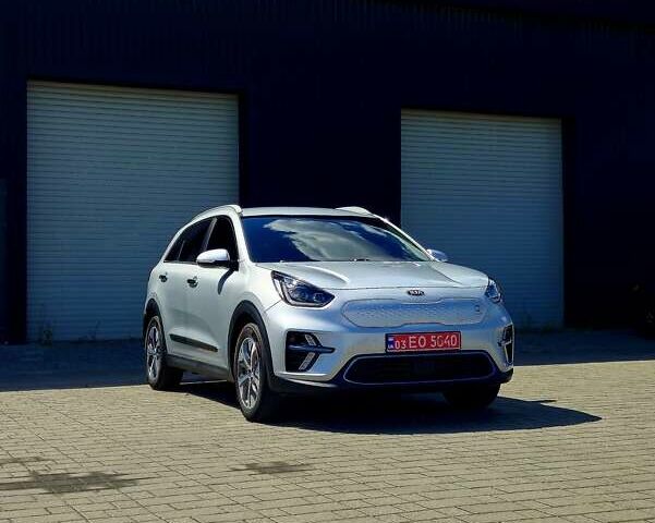 Серый Киа Niro, объемом двигателя 0 л и пробегом 32 тыс. км за 23500 $, фото 4 на Automoto.ua