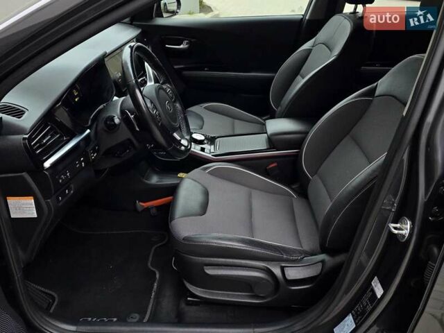 Серый Киа Niro, объемом двигателя 0 л и пробегом 142 тыс. км за 17999 $, фото 22 на Automoto.ua