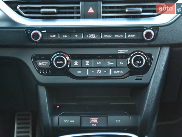 Серый Киа Niro, объемом двигателя 0 л и пробегом 23 тыс. км за 24590 $, фото 27 на Automoto.ua