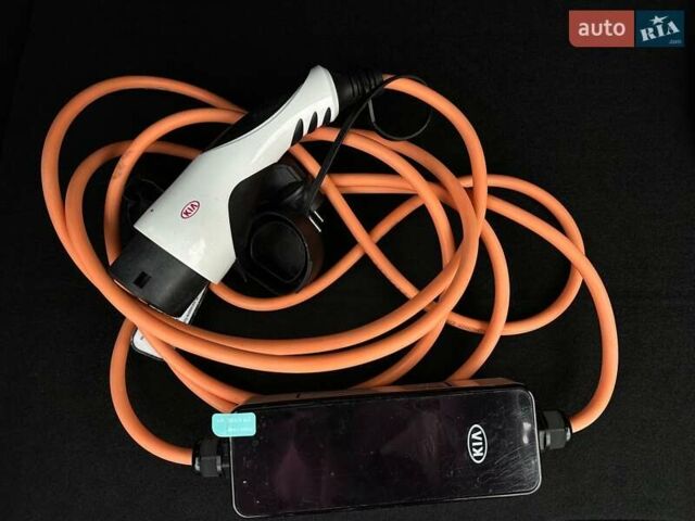 Серый Киа Niro, объемом двигателя 0 л и пробегом 62 тыс. км за 24600 $, фото 81 на Automoto.ua