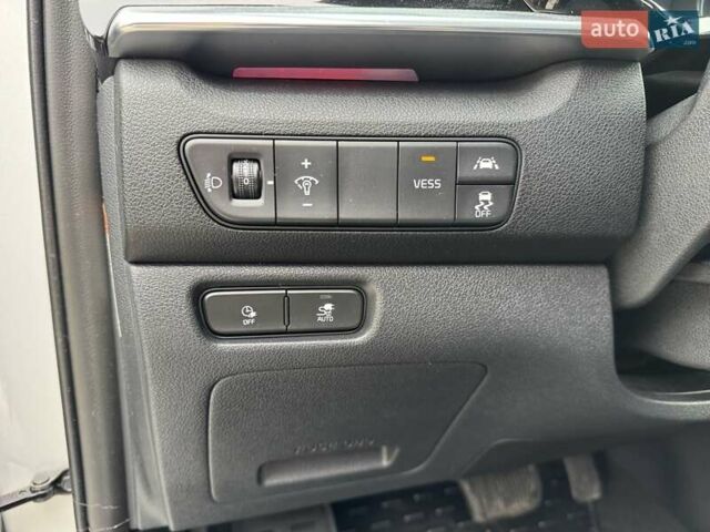 Сірий Кіа Niro, об'ємом двигуна 0 л та пробігом 101 тис. км за 19300 $, фото 21 на Automoto.ua