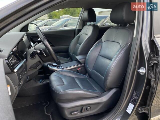 Серый Киа Niro, объемом двигателя 0 л и пробегом 66 тыс. км за 24200 $, фото 21 на Automoto.ua