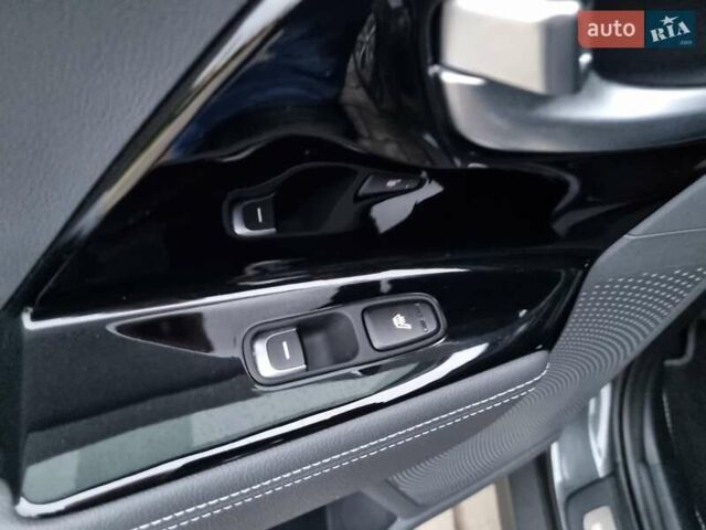 Серый Киа Niro, объемом двигателя 0 л и пробегом 42 тыс. км за 22850 $, фото 28 на Automoto.ua