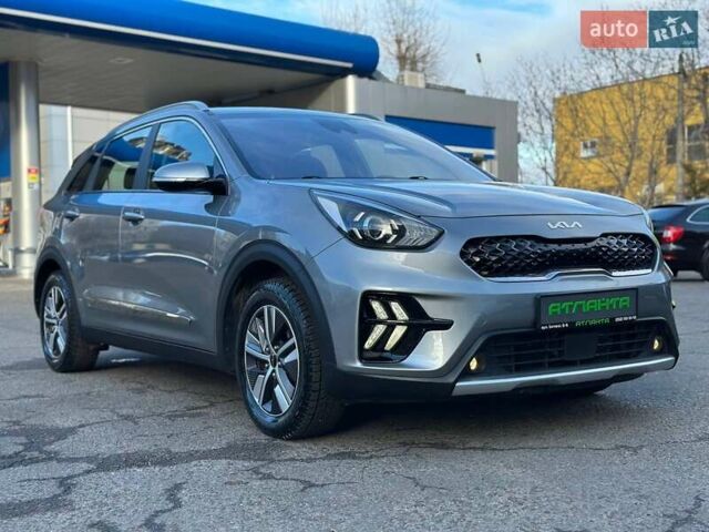 Серый Киа Niro, объемом двигателя 1.6 л и пробегом 57 тыс. км за 24900 $, фото 5 на Automoto.ua