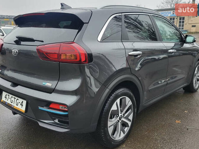 Сірий Кіа Niro, об'ємом двигуна 0 л та пробігом 106 тис. км за 20950 $, фото 6 на Automoto.ua