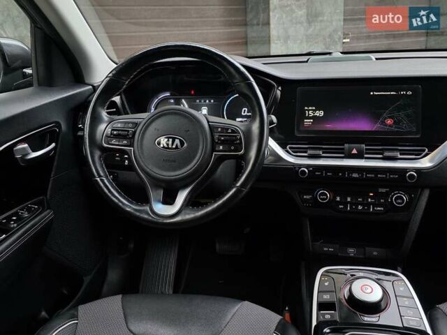 Серый Киа Niro, объемом двигателя 0 л и пробегом 142 тыс. км за 17999 $, фото 29 на Automoto.ua