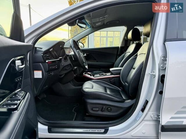 Киа Niro 2021 в Бердичеве на Automoto.ua Серый Киа Niro, объемом двигателя 0 л и пробегом 70 тыс. км за 21350 $, фото 48 на Automoto.ua